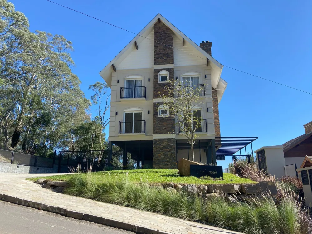 Cobertura para venda no bairro Ipê Amarelo em Gramado