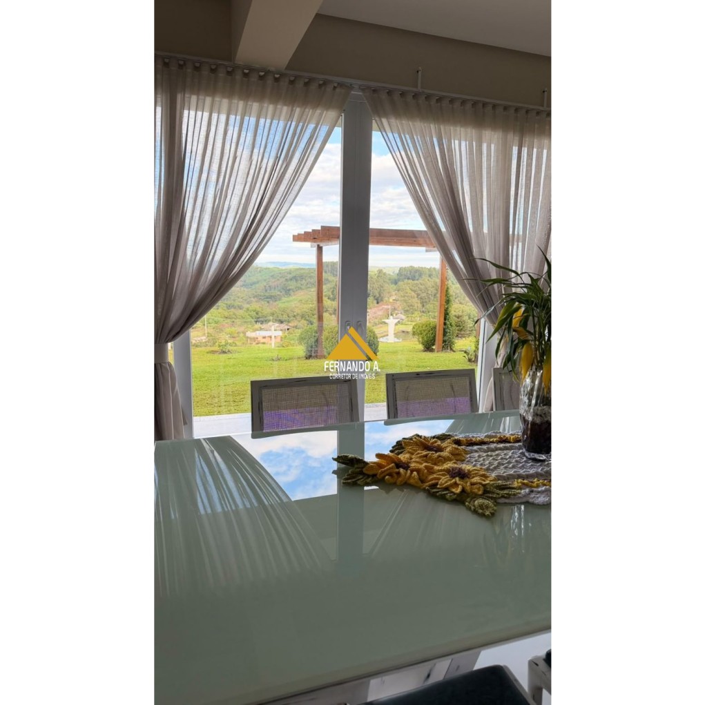 Chácara 4.500m² com Vista Panorâmica - 3 Dormitórios - Próxima de Gramado