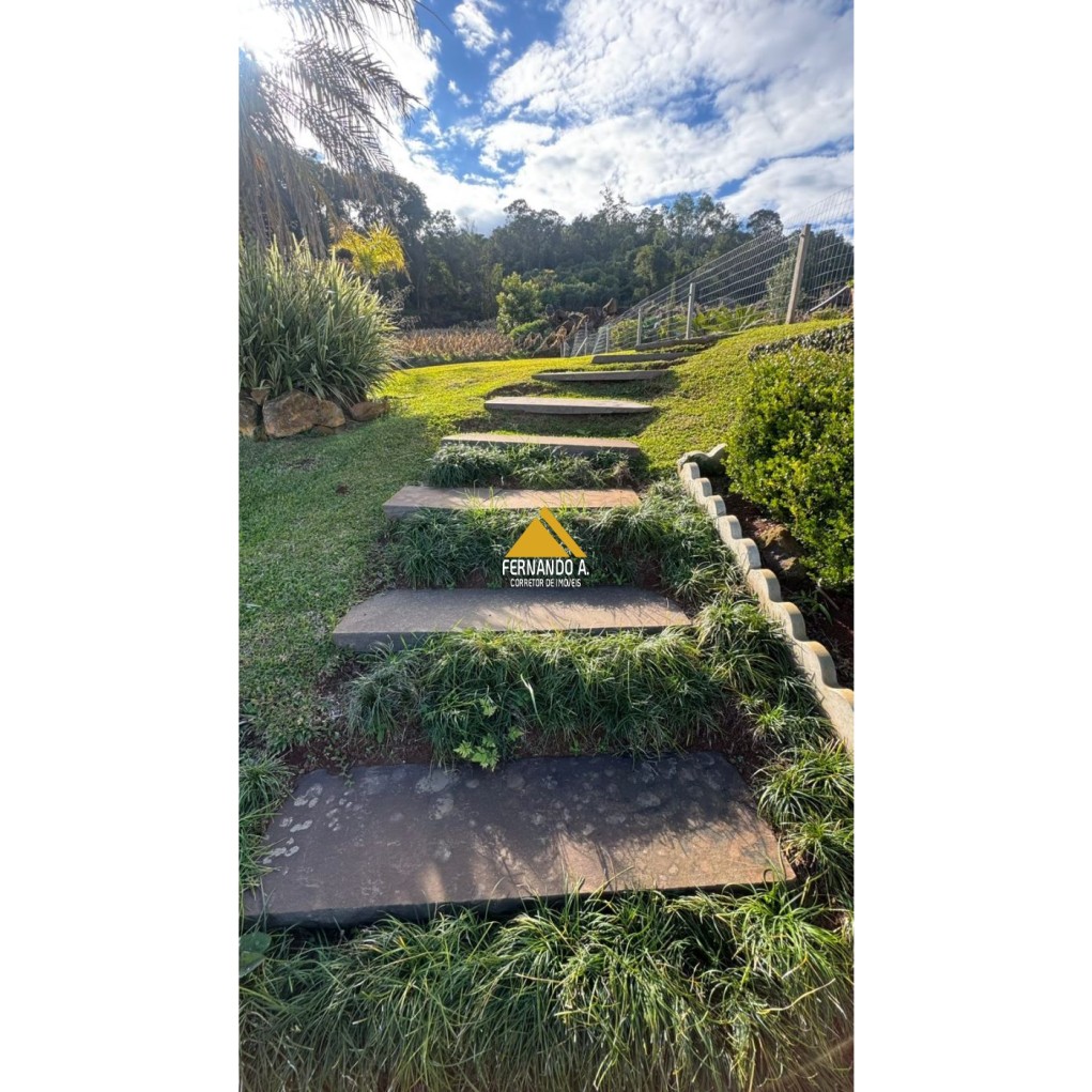 Chácara 4.500m² com Vista Panorâmica - 3 Dormitórios - Próxima de Gramado