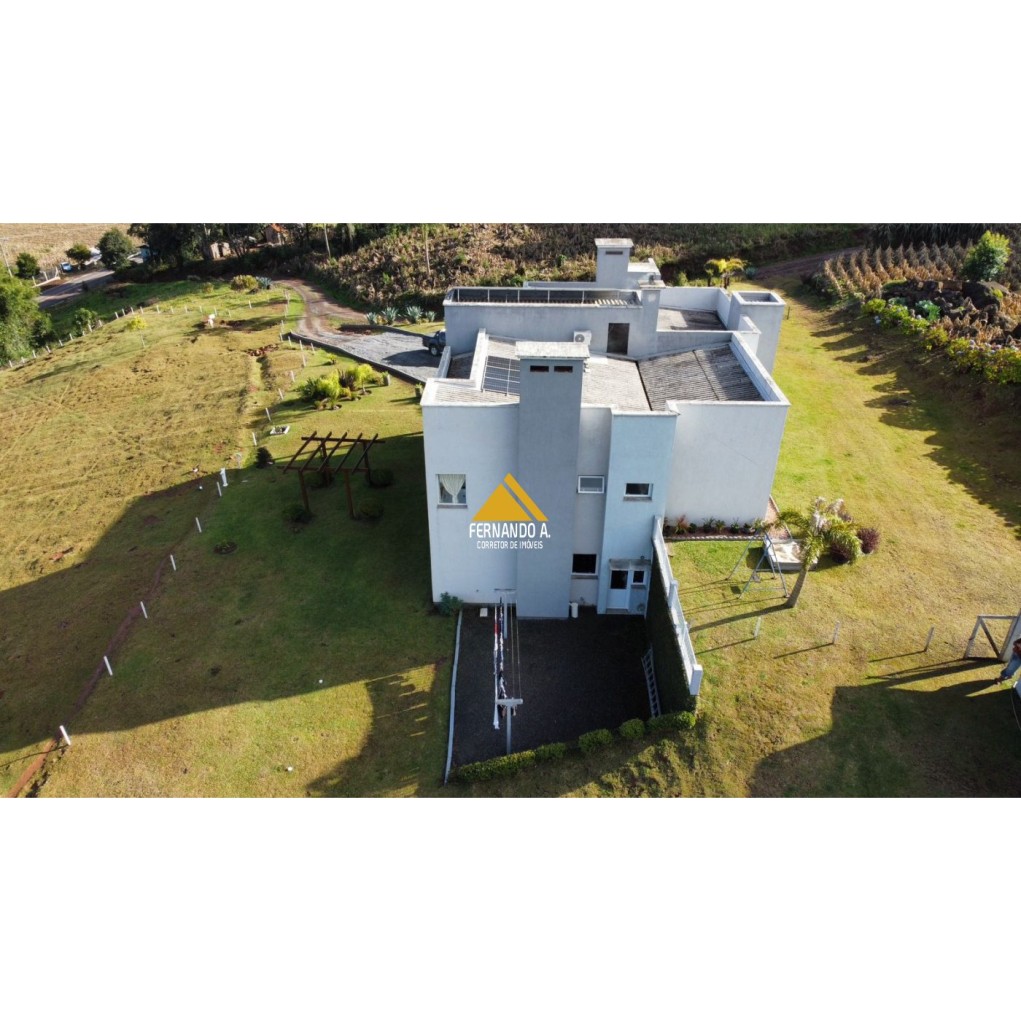 Chácara 4.500m² com Vista Panorâmica - 3 Dormitórios - Próxima de Gramado